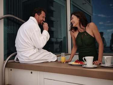 Celebrity Cruises, Celebrity Apex, Edge Villa Jacuzzi 1 ©CEL.jpg